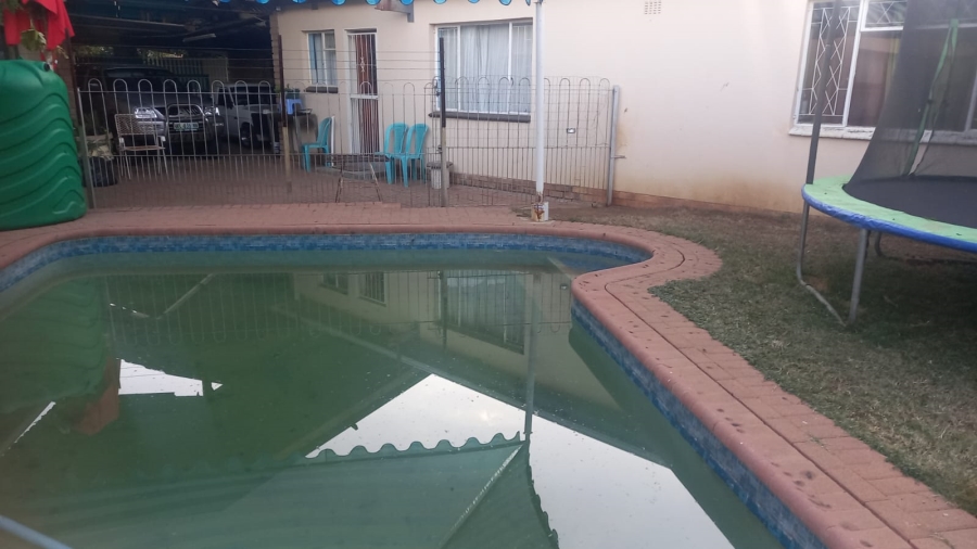 4 Bedroom Property for Sale in Elandia North West